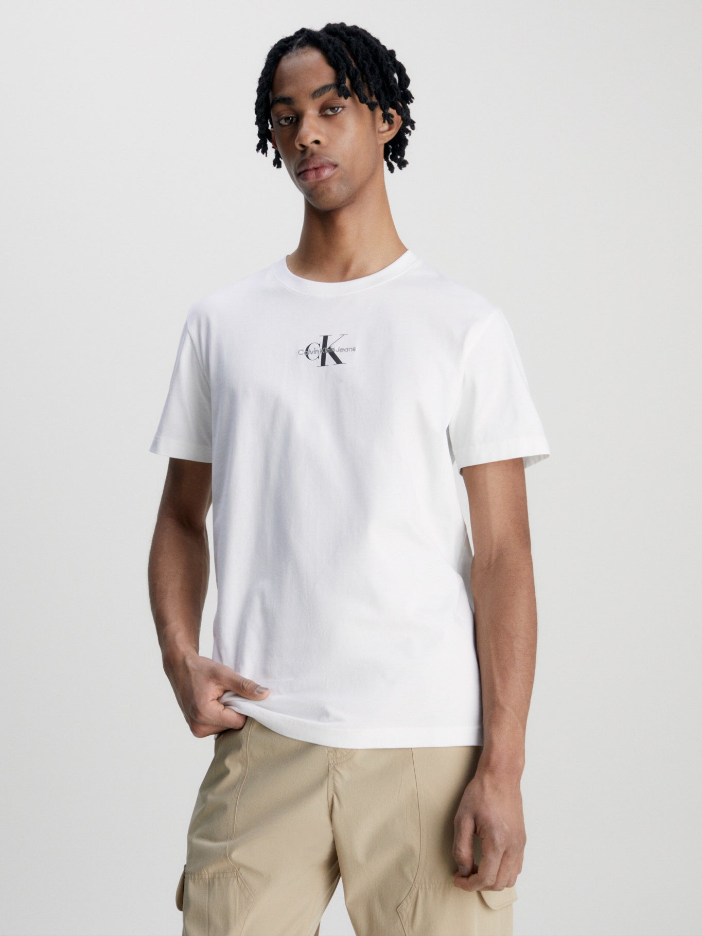 camiseta-calvin-klein-manga-corta-liso-p-caballer-11